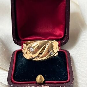 ANTIQUE ENGLISH 18K
GOLD AND DIAMOND DOUBLE HEAD SNAKE
RING